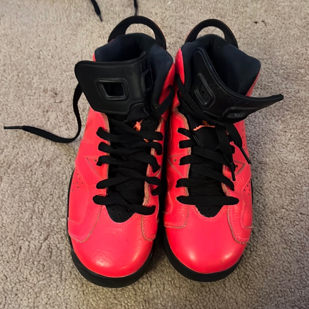 Boys Jordans size 6